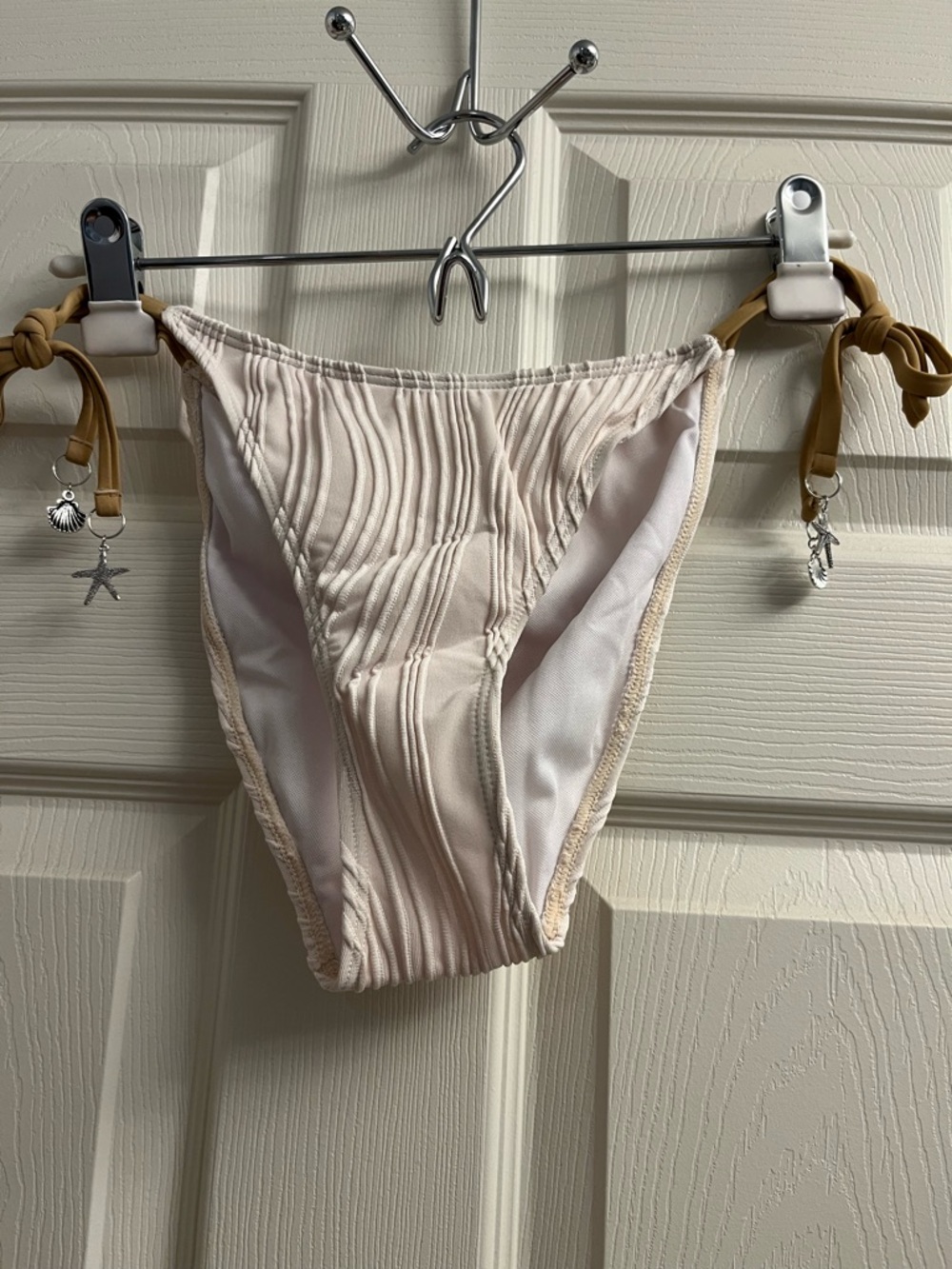 Off White Ribbed Lace-Up Bikini with Tan and Silver Accents 3 Piece Small New - Picture 8 of 10